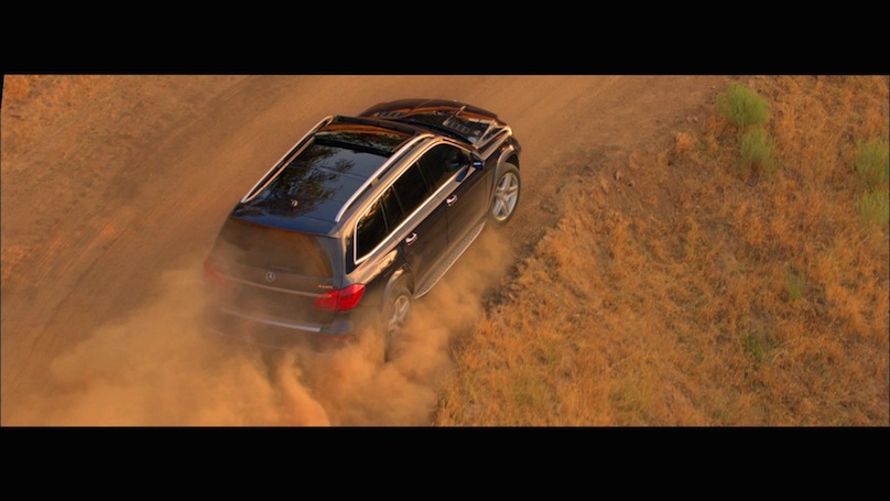 in Lunar Blue metallic in a video tour of the new GL-Class